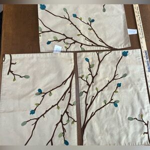 SONOMA faux suede Embroidered placemats (Set /3). Tan background. Excellent cond